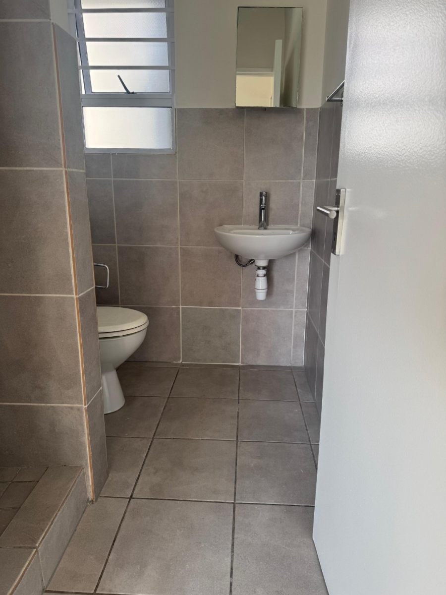 To Let 2 Bedroom Property for Rent in Heather Park Western Cape